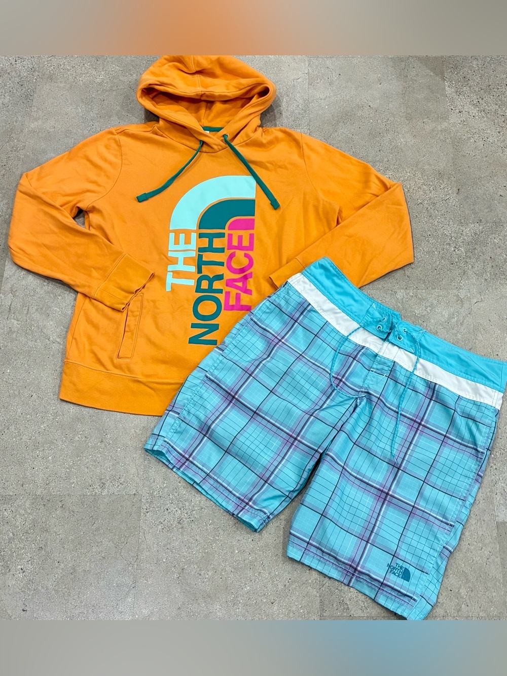 Womens NORTH FACE Board Shorts & Hoodie Sweatshirt, sz 10